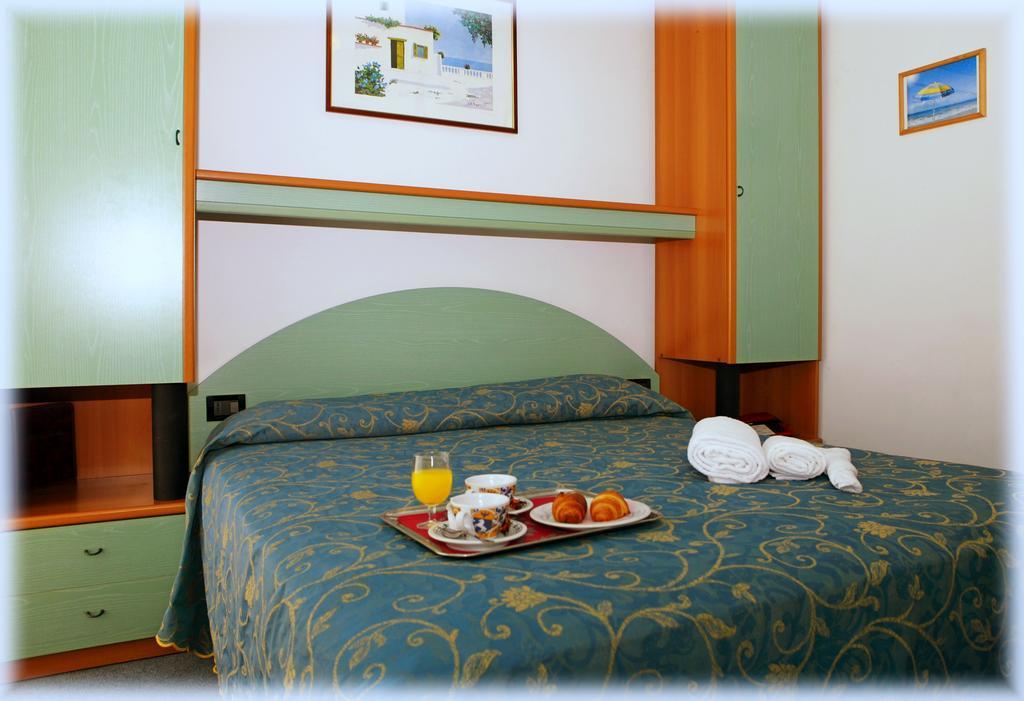 Hotel Derby S 리도 디 예솔로 객실 사진